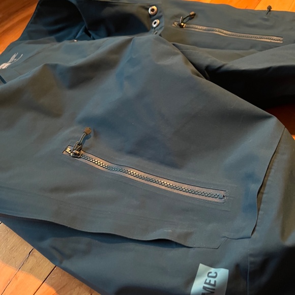 MEC Women’s Snow Pants - Picture 4 of 5